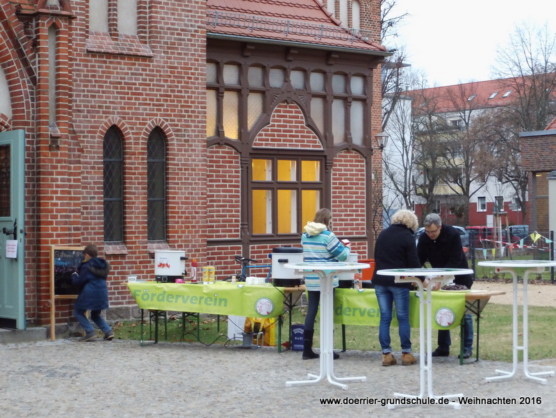 Verpflegungsstand beim Weihnachtsprogramm